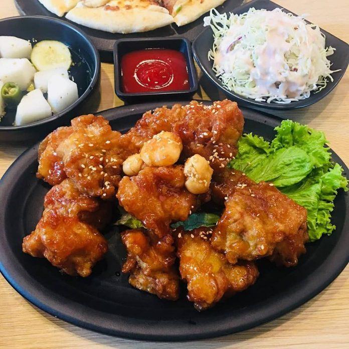 Khám phá 7 quán gà rán Hàn Quốc nổi tiếng tại Sài Gòn Chivago Fried Chicken and Beer CocoDak don chicken gà rán gà rán Hàn quốc GAXEO Chicken khám phá nổi tiếng NORANG TONGDAK Okkudak Oven Fried Chicken Papas Chicken Sài Gòn thông tin