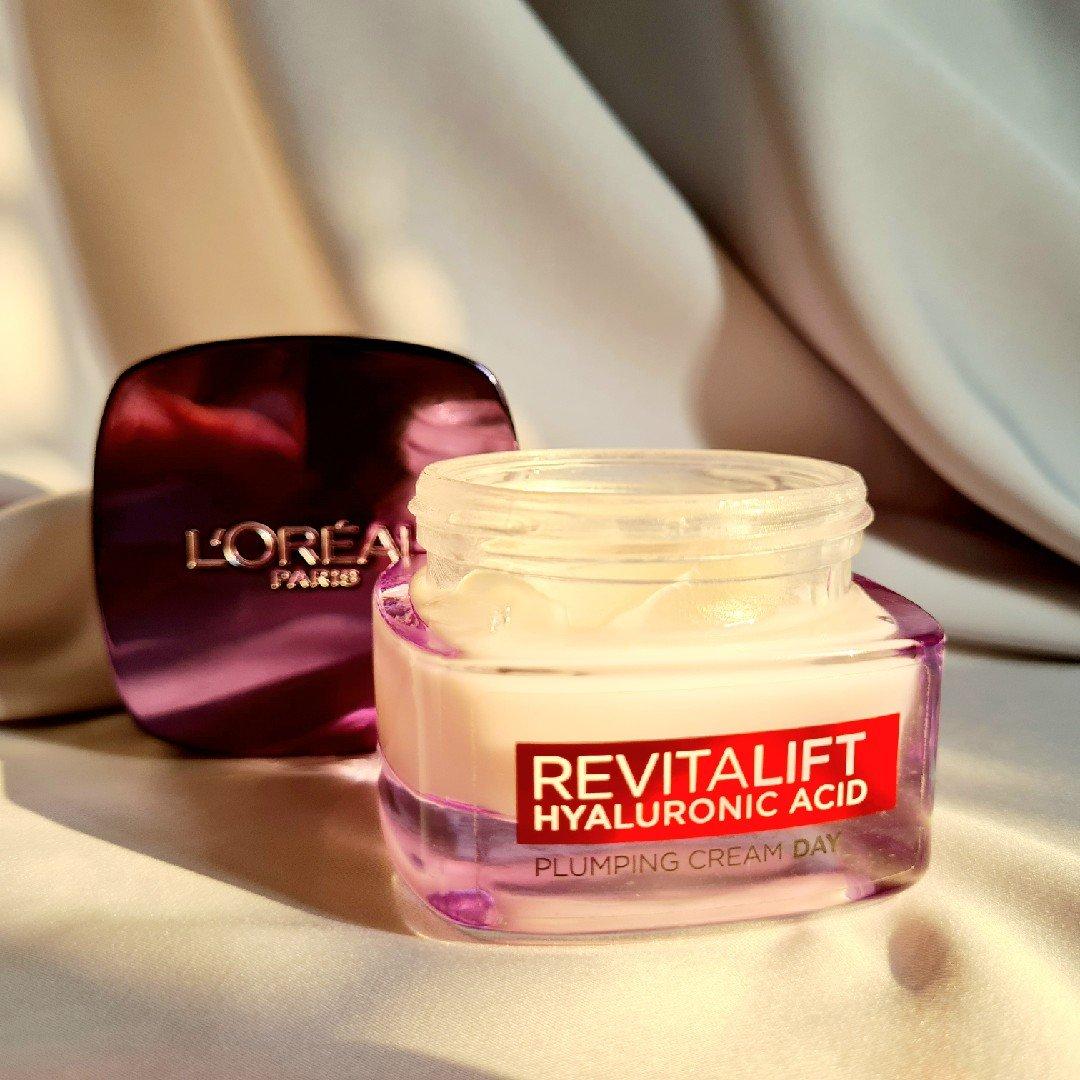 L'oreal Revitalift Hyaluronic Acid Plumping Cream Day được thiết kế sang trọng đúng với tinh thần của L'Oreal (Nguồn: Internet)
