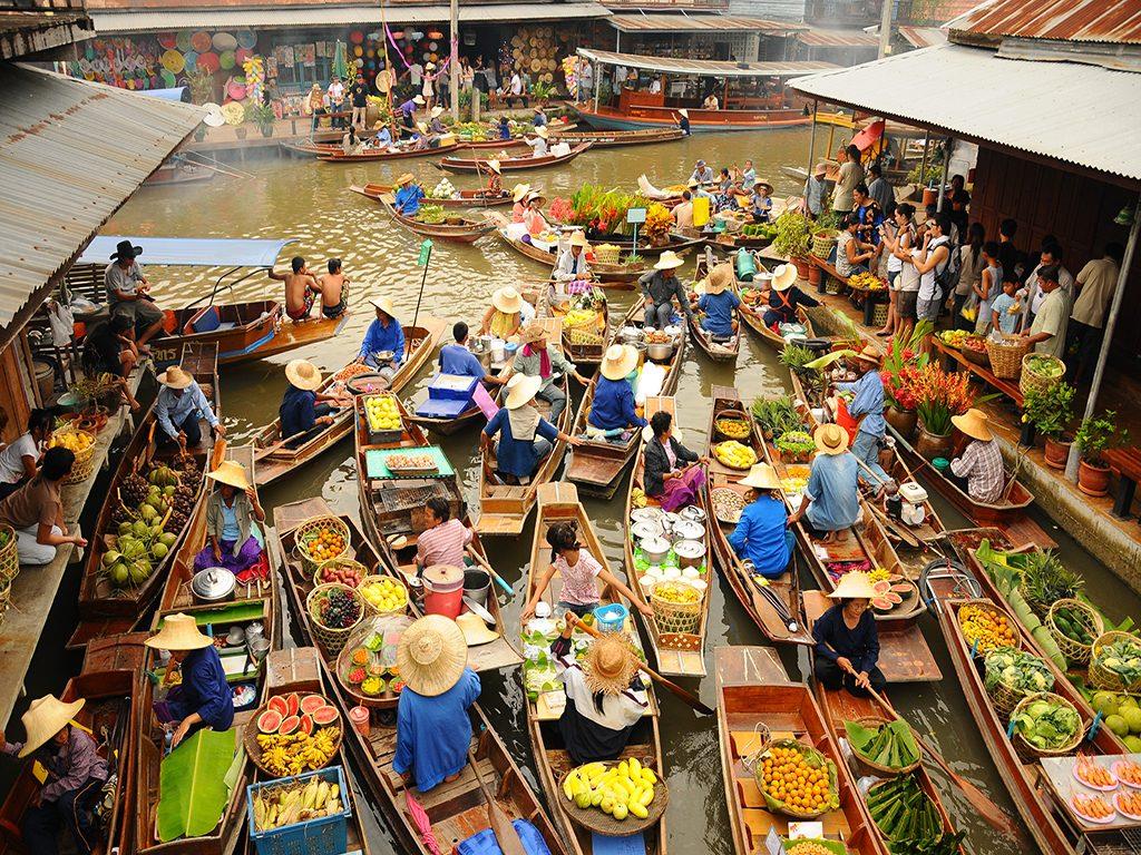 khung cảnh buôn bán tấp nập tại chợ nổi Thái Lan (Nguồn Internet).