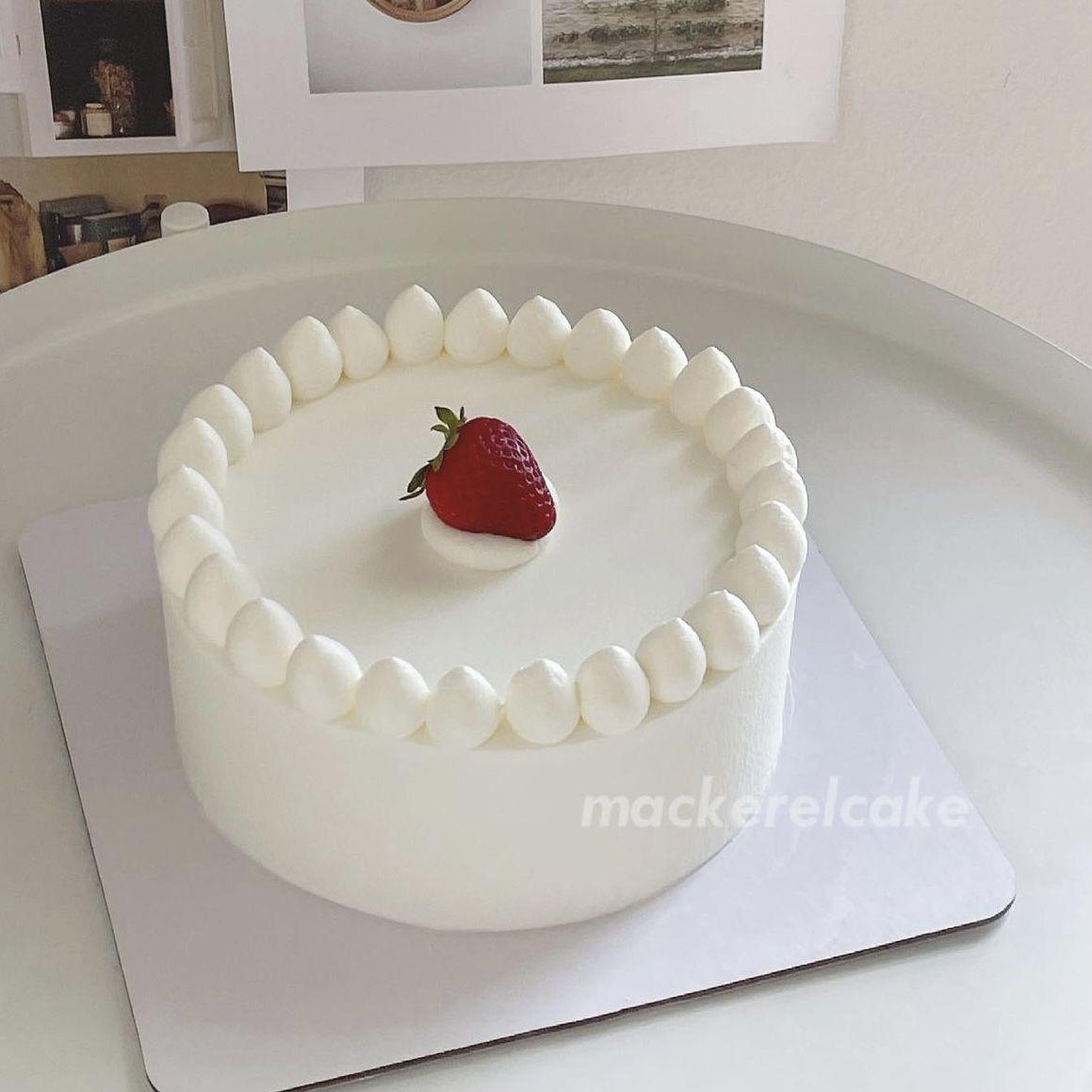 Mẫu bánh sinh nhật đẹp 2022, đơn giản nhưng ấn tượng (Ảnh: Internet)