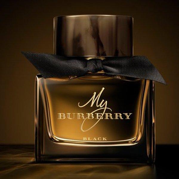 My Burberry Black Parfum mang đến hương hoa quyến rũ và trầm ấm (Nguồn: internet)