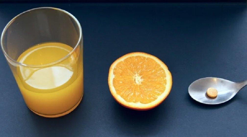 Dùng quá nhiều vitamin C có nguy cơ mắc bệnh sỏi thận. (Ảnh: Internet)