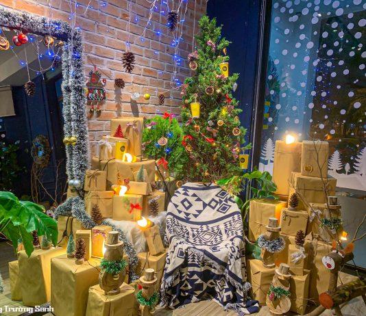 5 quán cà phê đẹp lung linh tại Cần Thơ cho team mê “sống ảo” đêm Noel Background chụp hình giáng sinh xịn xò tại The Nee Kaffee (Nguồn: Dương Trường Sanh).