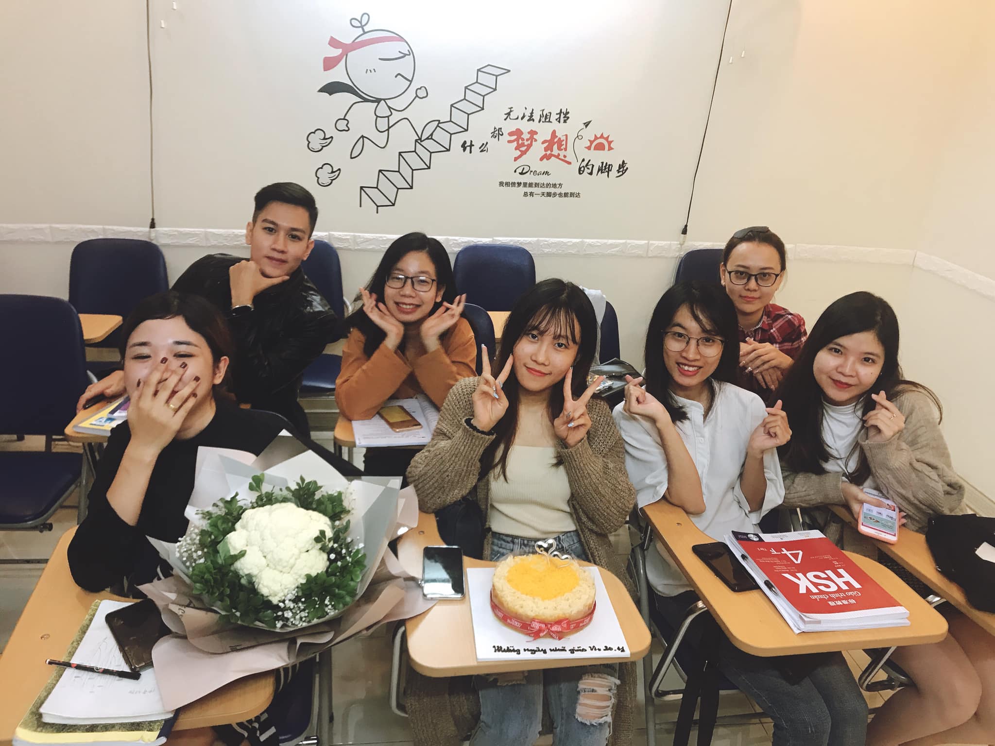 Liên hoan mừng ngày Nhà giáo Việt Nam tại Trung tâm Tiếng Trung Toàn Diện ( Nguồn: Internet )
