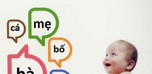 Hãy để ý cả giao tiếp có lời và không lời của bé (Ảnh: Internet).
