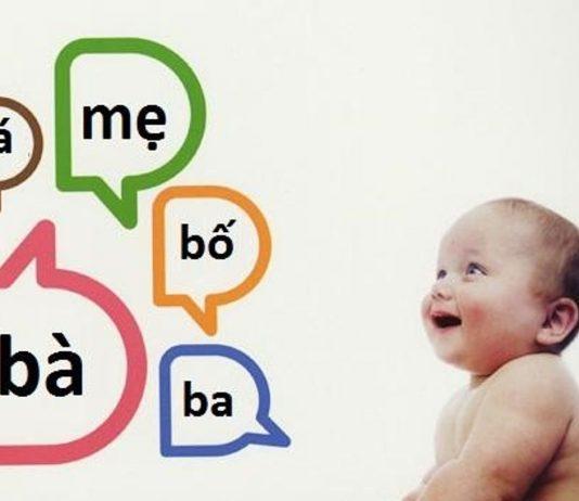 Hãy để ý cả giao tiếp có lời và không lời của bé (Ảnh: Internet).