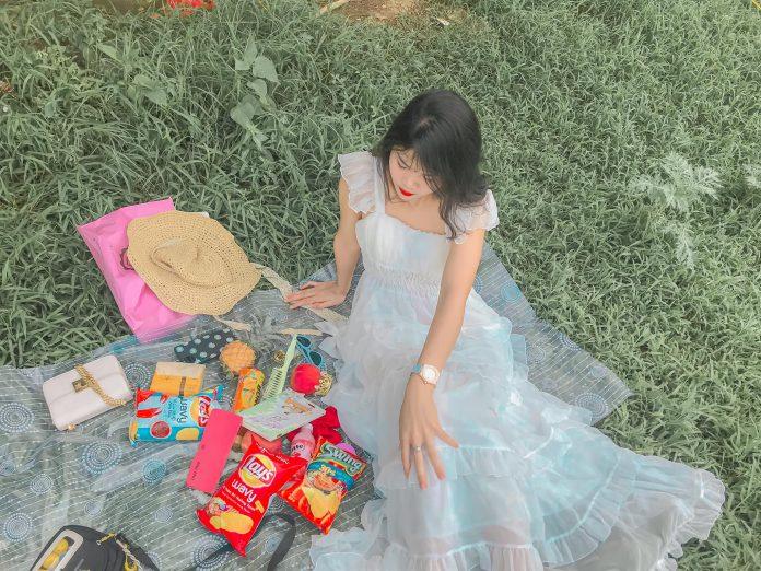 Picnic trong khuôn viên của Bãi Đá - Ảnh: Nguyễn Thu Hương Picnic trong khuôn viên của Bãi Đá - Ảnh: Nguyễn Thu Hương