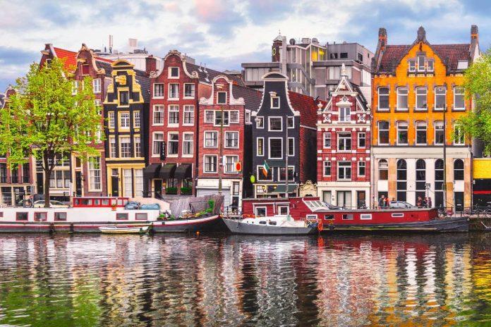 Các ngôi nhà ở Amsterdam (Ảnh: Internet)