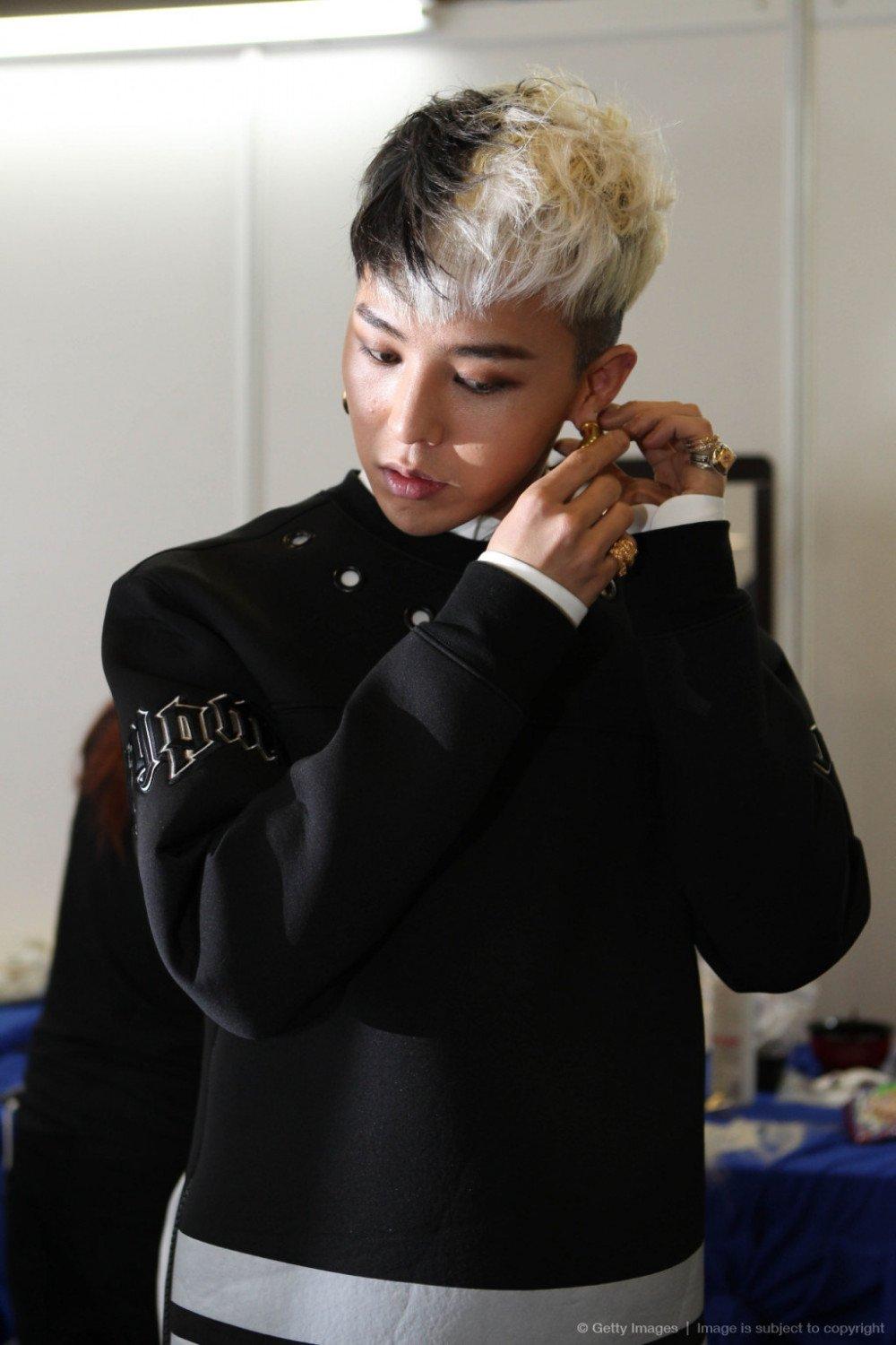 G-Dragon (BIGBANG) thần tượng K-Pop sở hữu màu tóc highlight cực chất. (Nguồn: Internet)