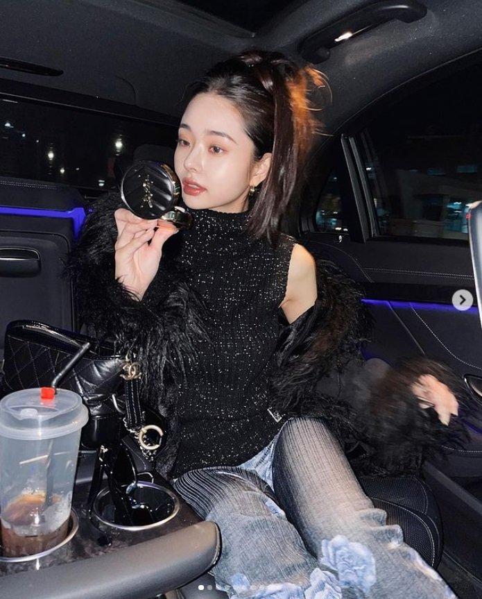 Hiện Ji A chưa có bằng lái xe (Ảnh: Internet)