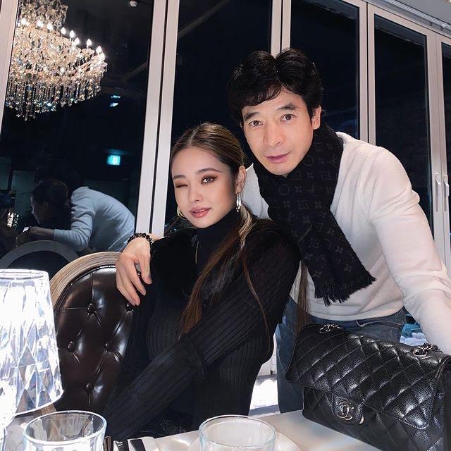 Ji A cũng thừa hưởng nhan sắc nổi bật từ bố của mình (Ảnh: Internet)