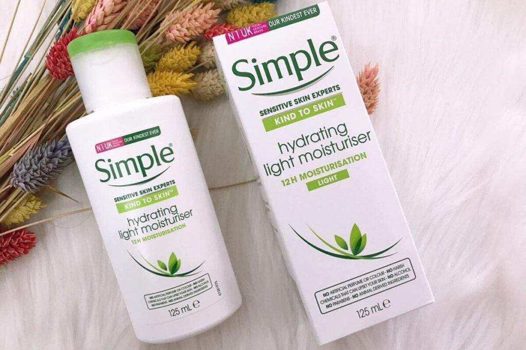 Simple Kind To Skin Hydrating Light Moisturiserlà dòng kem dưỡng ẩm bán chạy nhà Simple. (nguồn: internet)