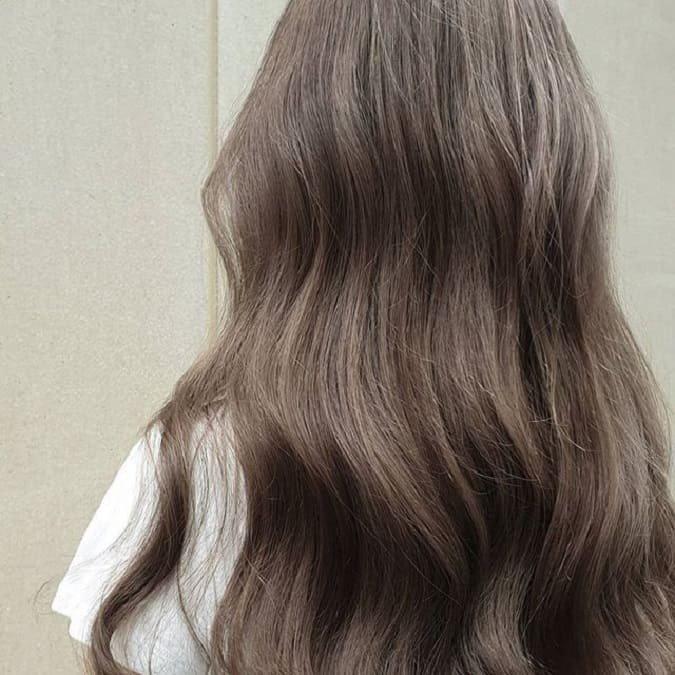 Màu tóc nâu lạnh an toàn nhưng vẫn thời thượng (ảnh: internet)