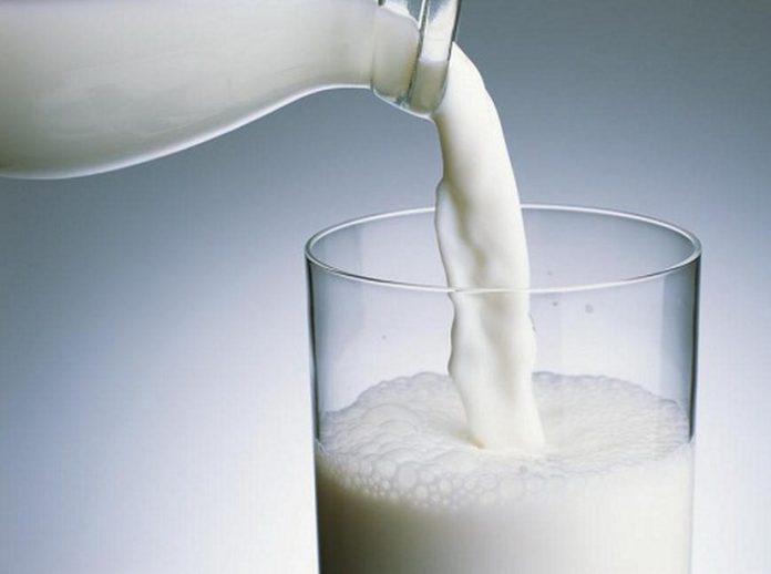 Sữa tươi có rất nhiều lợi ích trong làm đẹp da mà các nàng nên áp dụng thường xuyên (Nguồn: internet)