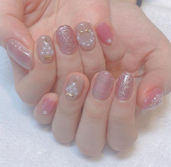 Mẫu nail đẹp nhẹ nhàng cho cô dâu (ảnh: internet)