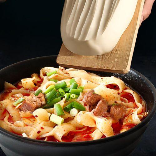 Mì cắt Sơn Tây với sự khởi nguồn trong thời kỳ chiến tranh. (Nguồn: Internet).