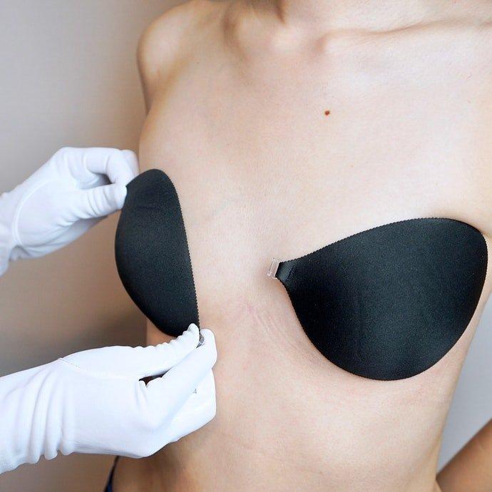 Cách sử dụng miếng dáng che toàn bộ bầu ngực ( Ảnh: Internet)