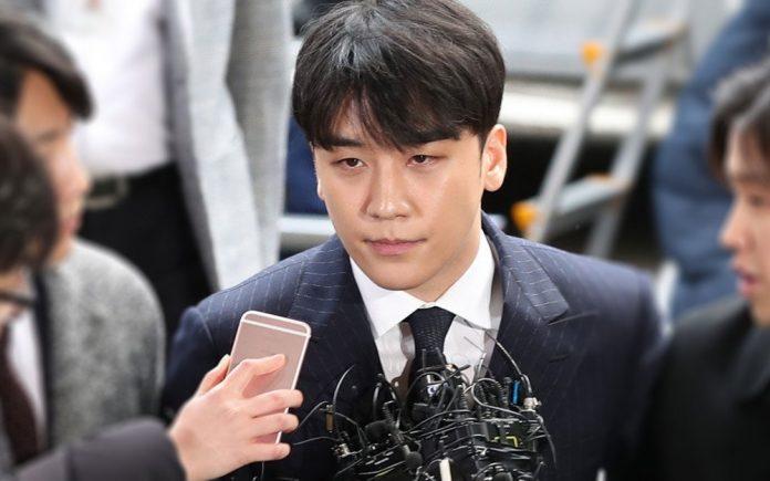 Seungri khi đến dự phiên toàn sơ thẩm (Nguồn: Internet)