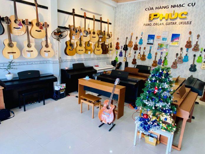 shop nhạc cụ (Nguồn: BlogAnChoi).