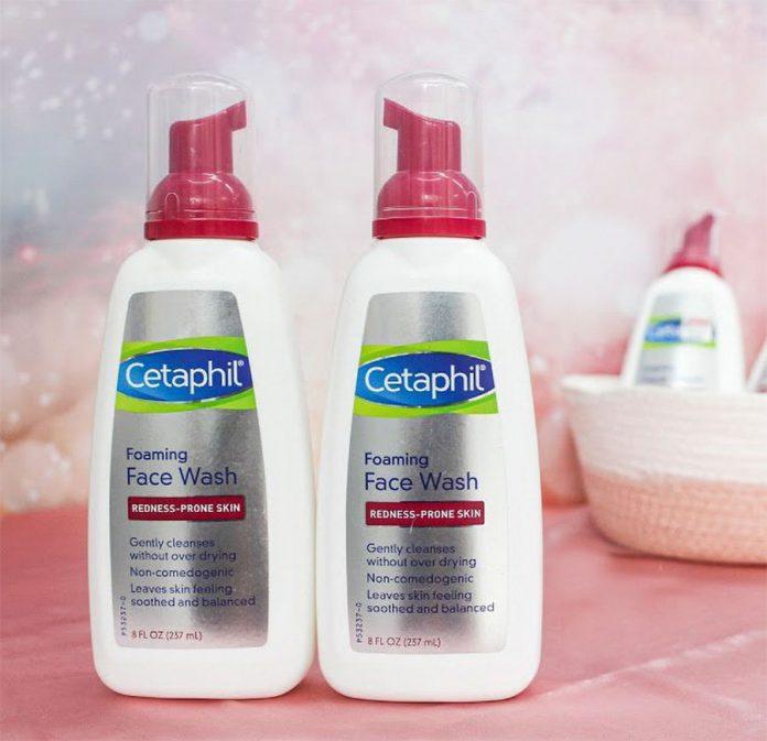 Sữa rửa mặt Cetaphil Foaming Face Wash Redness Prone Skin tạo bọt dịu nhẹ và loại sạch sâu bụi bẩn và dầu thừa. (Nguồn Internet)