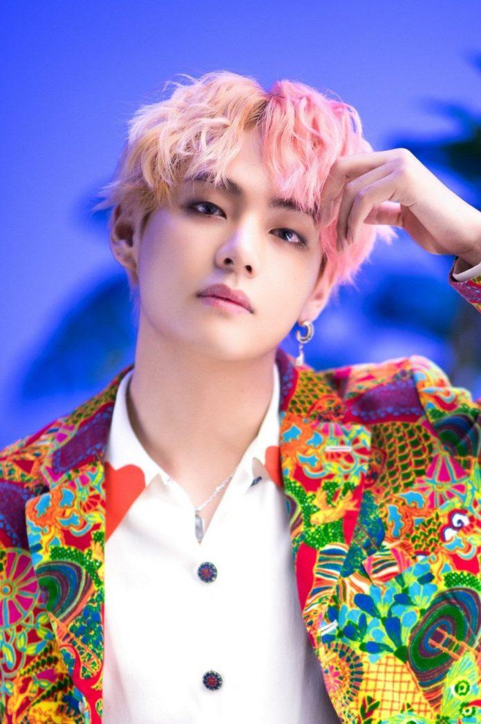 V (BTS) thần tượng K-Pop sở hữu màu tóc highlight cực chất. (Nguồn: Internet)