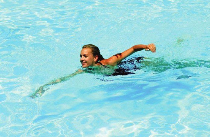 Bơi lội hỗ trợ các cơ quan hoạt động tốt hơn (Ảnh: Internet).