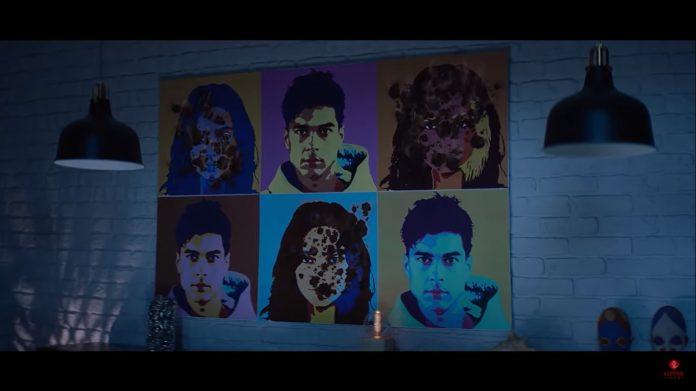 Những bức ảnh của cô bỗng nhiên bốc cháy còn ảnh của Sasha vẫn nguyên vẹn(Nguồn: Internet)