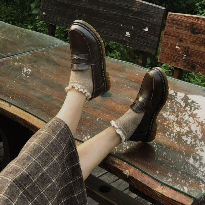 Đôi giày đặc trưng phong cách Light Academia (Nguồn: Internet)