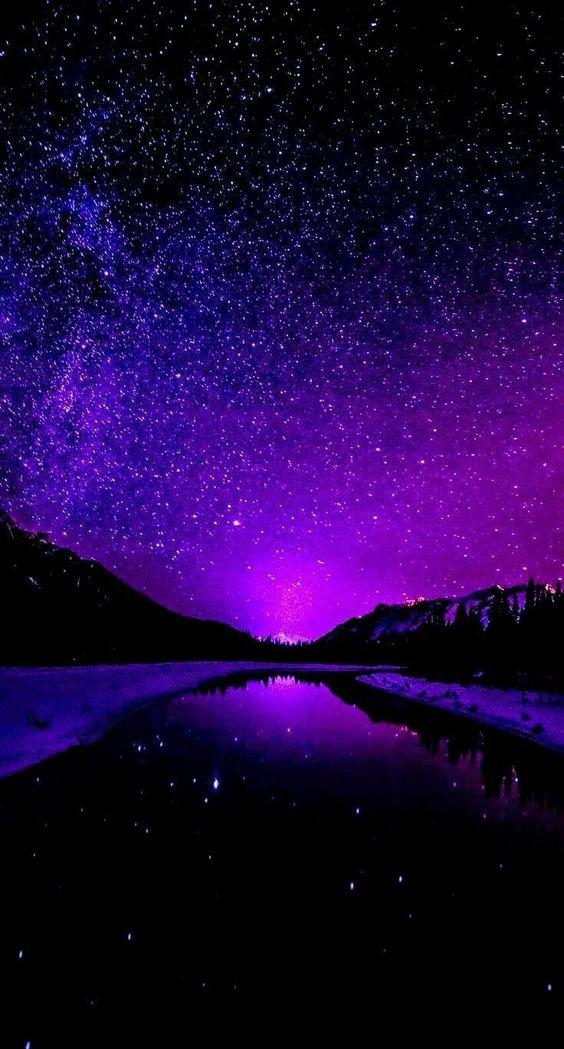 Hình nền điện thoại dòng sông và bầu trời galaxy (Ảnh: Internet)