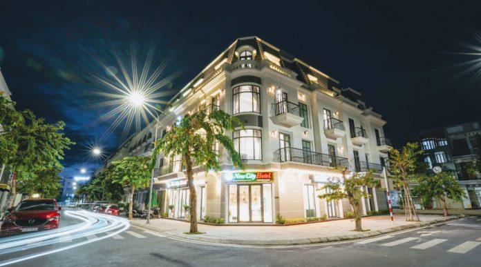 Khung cảnh bên ngoài của khách sạn. (Ảnh: Internet)