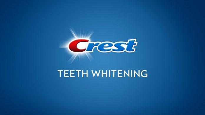 Crest là thương hiệu sản xuất miếng dán trắng răng chất lượng (ảnh: internet)