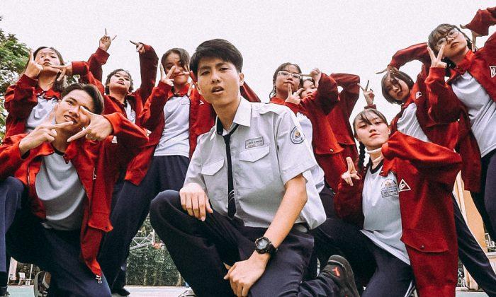 Nam Bảo và các bạn học của mình (Nguồn: Internet)