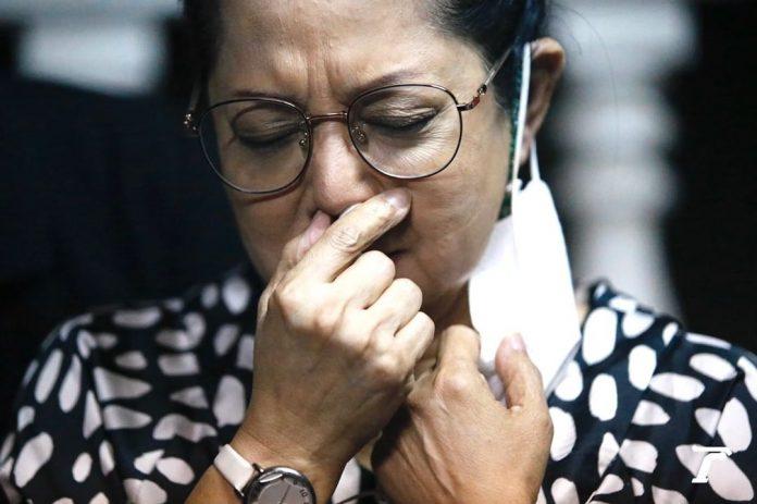 Mẹ của nữ diễn viên đau xót khi con gái gặp nạn. (Ảnh: Thairath)