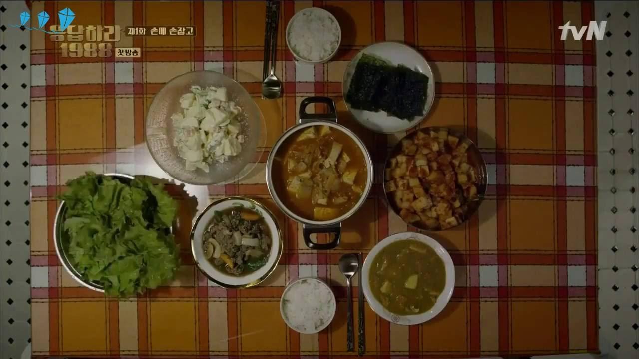 Bữa cơm thịnh soạn của bố con Taek. Ảnh: Internet