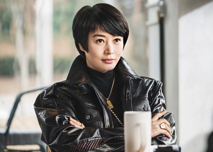 Năm 2020, Kim Hye Soo cũng gây ấn tượng với phim Hyena - Linh Cẩu. (Ảnh: Internet)