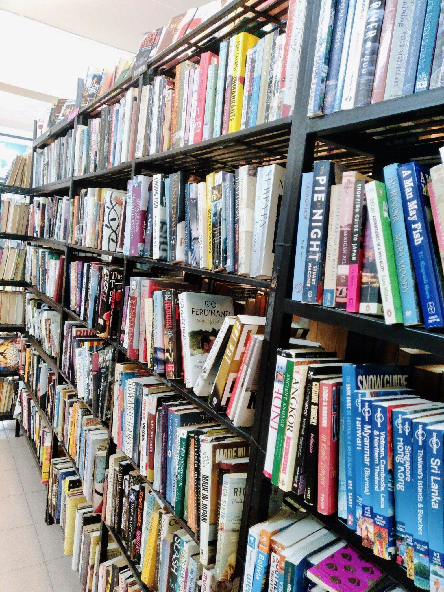 Khám phá cafe sách Bookworm Hanoi: Điểm đến cho người yêu sách cafe cafe sách chất lượng hiệu sách cũ khám phá người yêu quán cafe sách sách nước ngoài thông tin