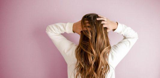 Tóc rụng nhiều phải làm sao? Cách trị rụng tóc hiệu quả (Nguồn: internet)