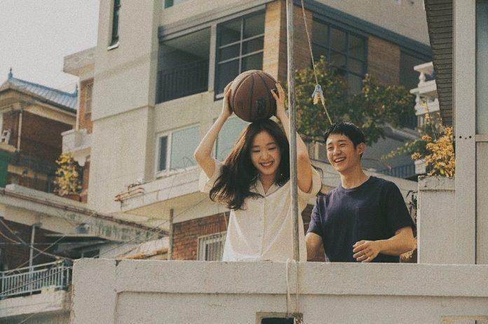 Kim Go Eun và nam thần thế hệ mới Jung Hae In sánh đôi trong Tune in for Love