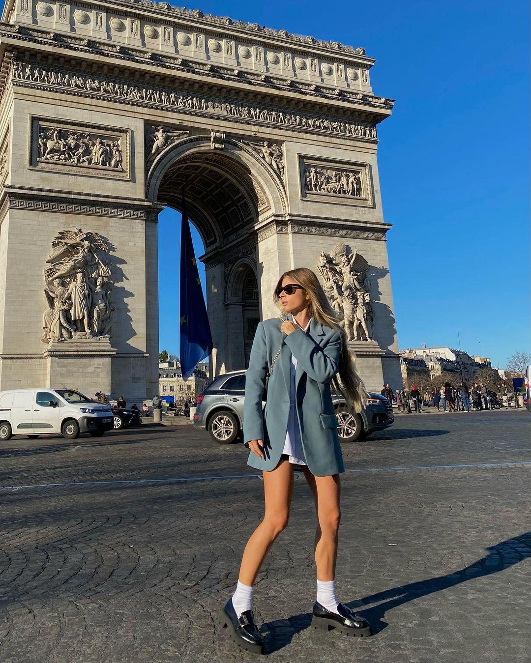 Giày platform là nét chấm phá thú vị cho những bộ trang phục theo phong cách Parisian (Nguồn: Instagram / @martagleznino)
