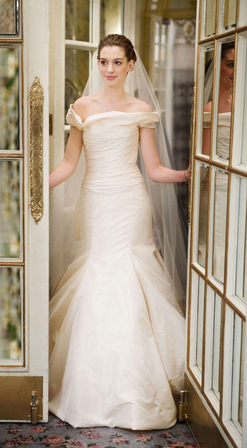 Váy cưới của Emma sẽ là "chân ái" của những cô nàng dịu dàng. Nguồn: internet