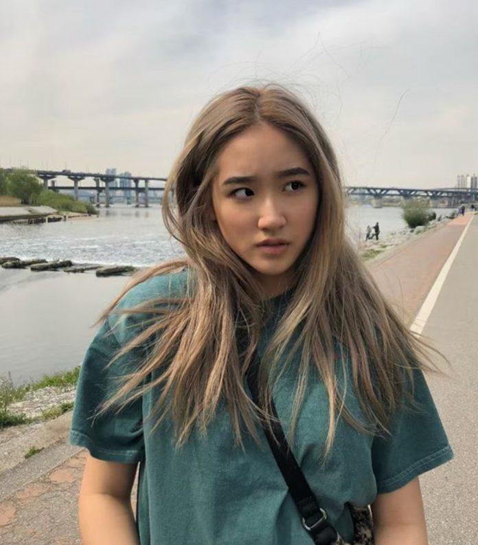 Herin thay đổi phong cách khi trở về quê nhà (Nguồn: Internet). Herin thay đổi phong cách khi trở về quê nhà (Nguồn: Internet).