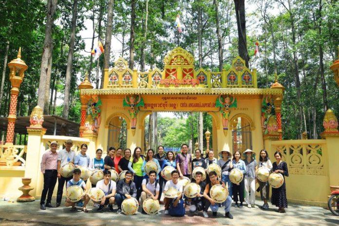 Cổng vào của Làng Văn hóa - Du lịch Khmer tỉnh Trà Vinh (Ảnh: Internet).