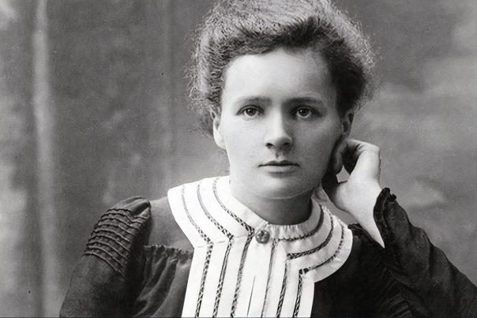 Marie Curie, người phát hiện ra chất Radium cũng qua đời do ung thư máu bởi nhiễm độc Radium qua đường da trong thời gian nghiên cứu (Nguồn: Internet)