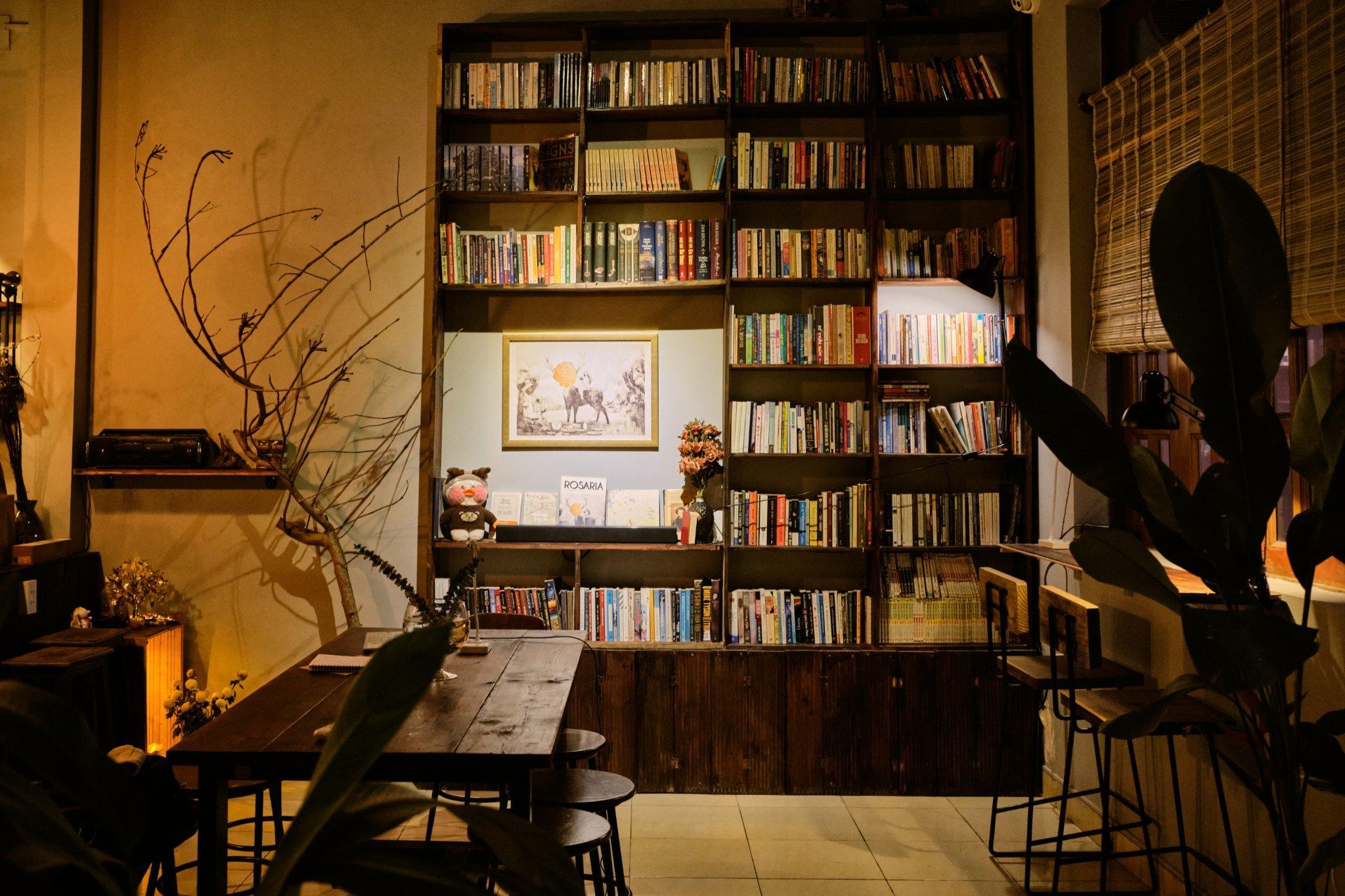 Gợi ý 5 quán cafe sách tại Sài Gòn: Không gian độc cho dân chuyên đọc - BlogAnChoi