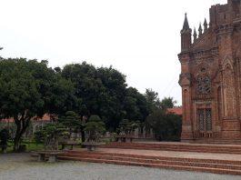 Review Đan viện thánh mẫu Châu Sơn ở Ninh Bình: địa điểm chứa đựng vẻ đẹp huyền bí, cổ kính ít ai biết. (Nguồn: ảnh độc quyền của tác giả).