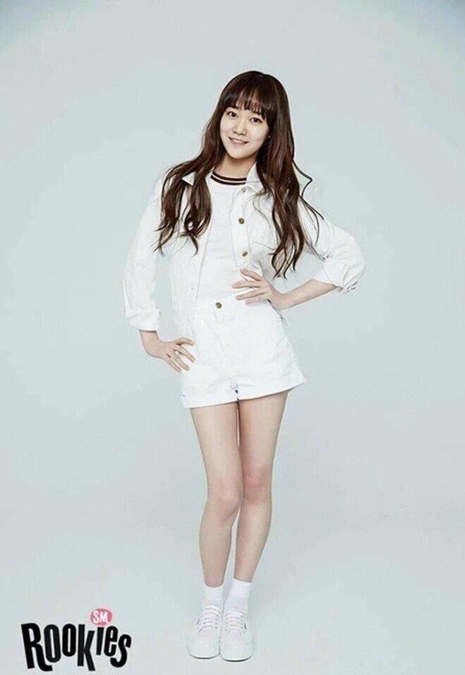 Nhan sắc của Hina khi được giới thiệu trong đội hình SM Rookies (Nguồn: Internet). Nhan sắc của Hina khi được giới thiệu trong đội hình SM Rookies (Nguồn: Internet).