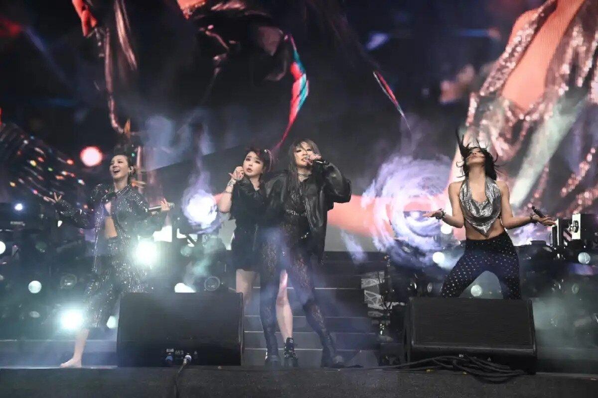 2NE1 cực chấy trên sân khấu Coachella