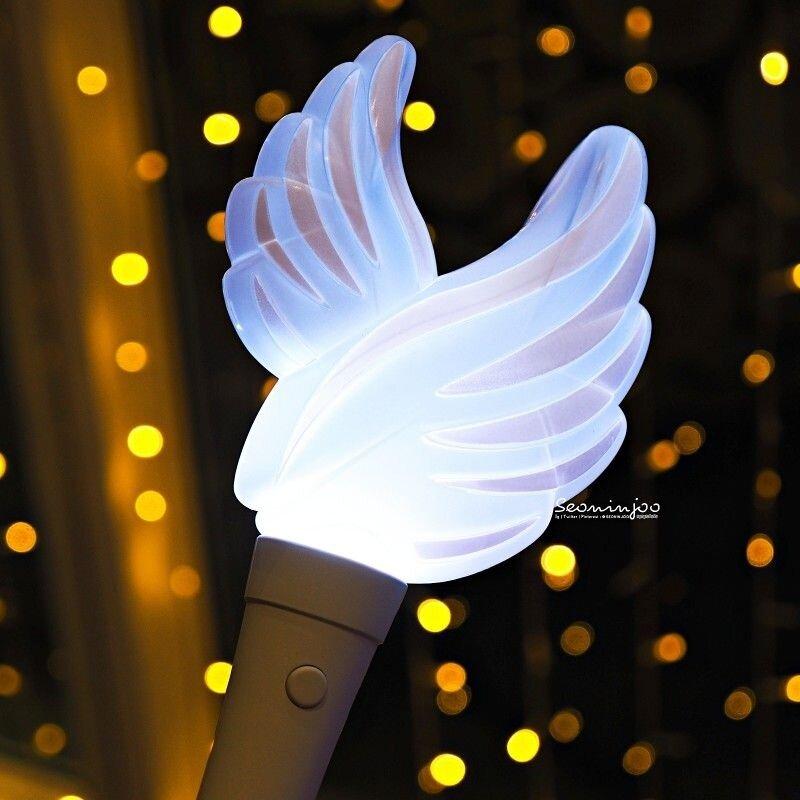 AOA với chiếc lightstick đẹp nhất trong K-Pop. (Nguồn: Internet)