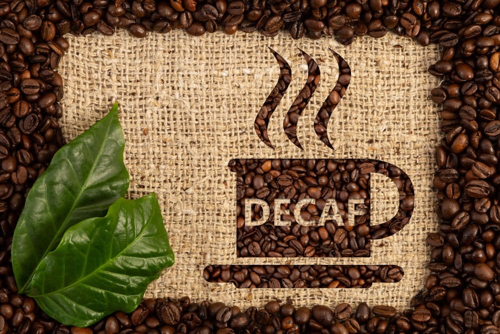 Cà phê decaf có thể chứa các chất hóa học độc hại (Ảnh: Internet)