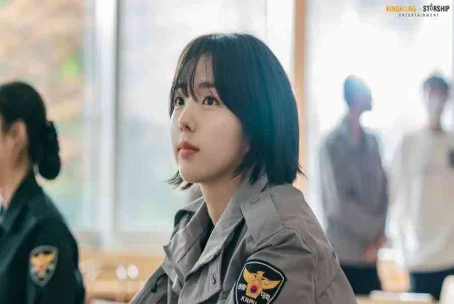 Chae Soo Bin xuất hiện với hình ảnh mới lạ trong bộ phim Rookie Cops (Ảnh: Internet)